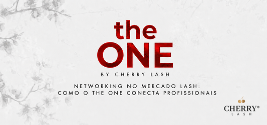 Banner do The One by Cherry Lash com fundo claro e flores suaves ao fundo, destacando o texto “Networking no mercado lash: como o The One conecta profissionais”.